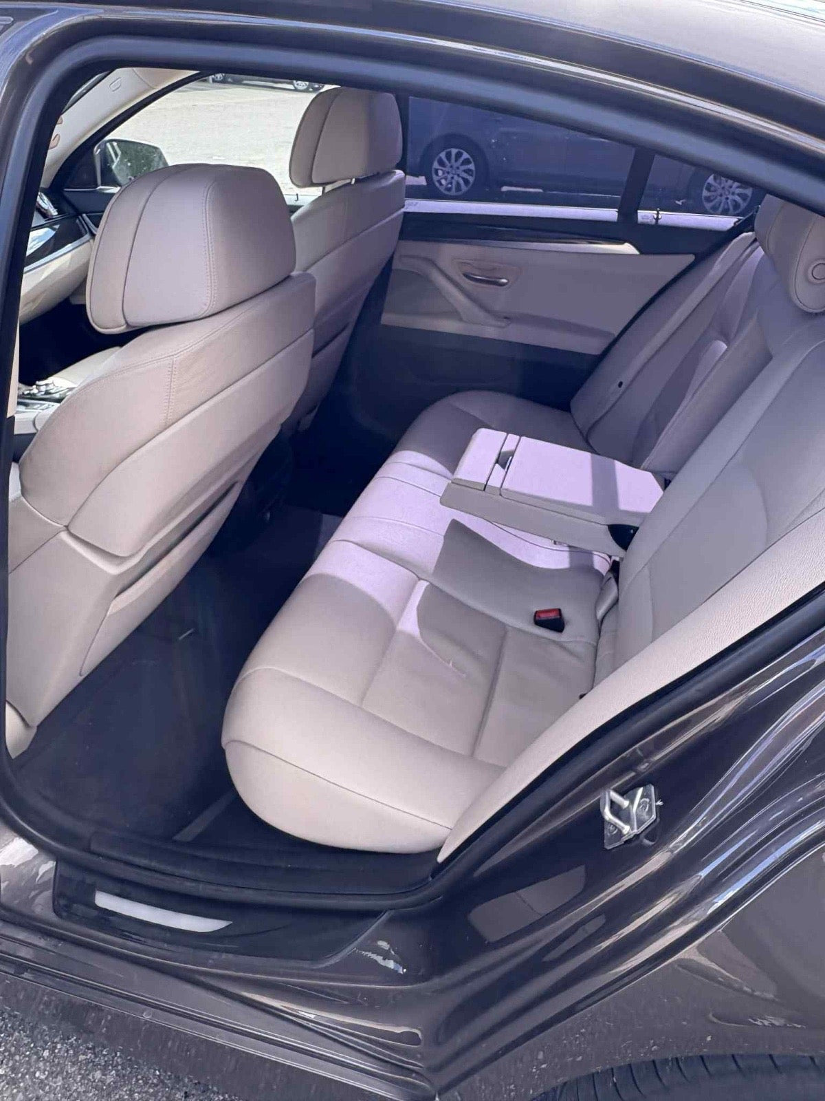 Grøn BMW 530d fra 2011