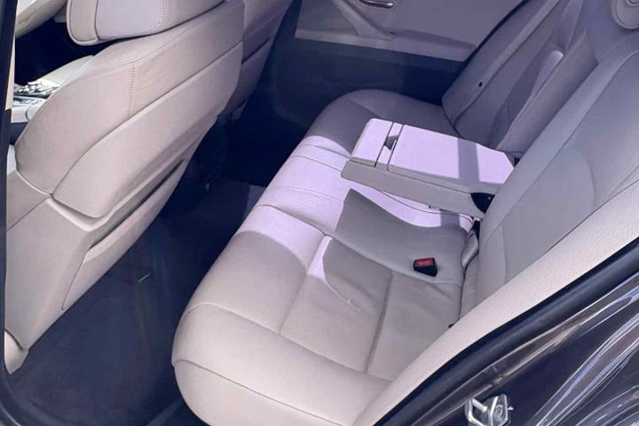 Grøn BMW 530d fra 2011