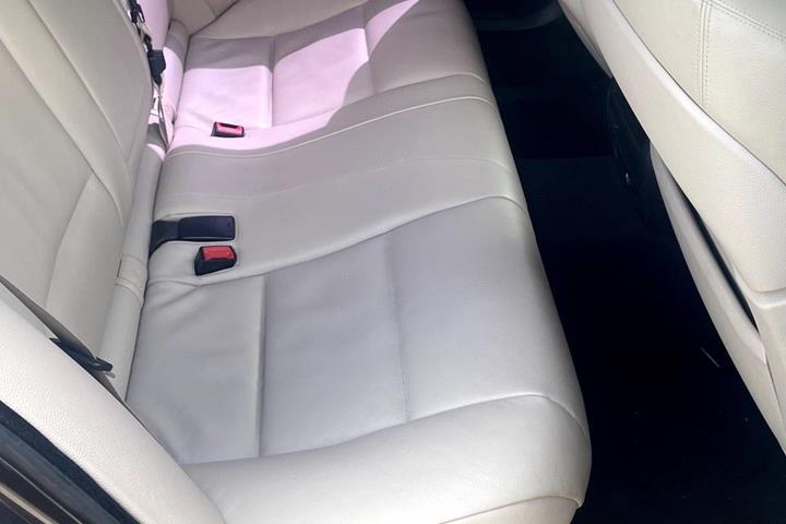 Grøn BMW 530d fra 2011