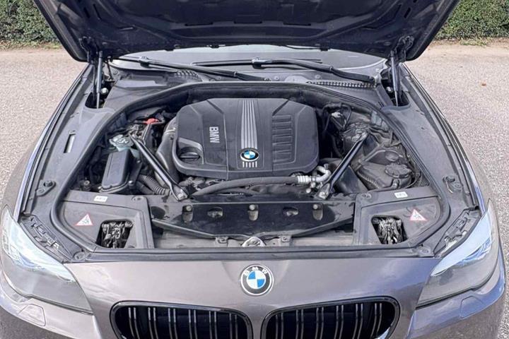 Grøn BMW 530d fra 2011