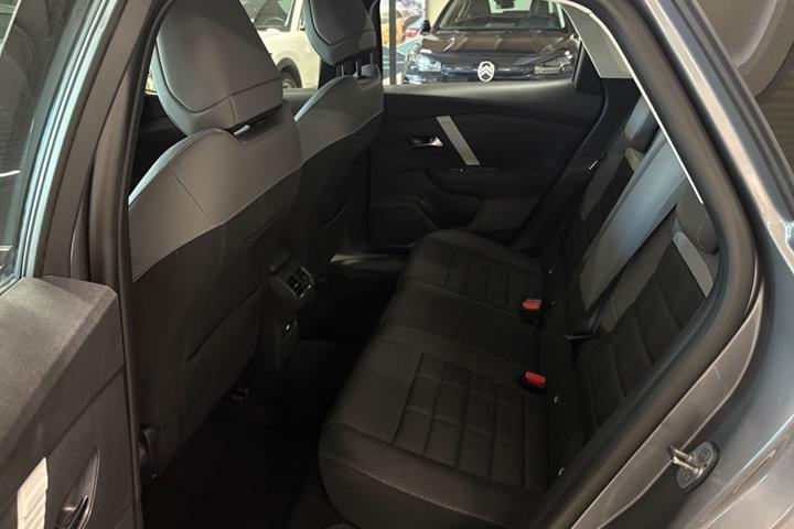 Grå Citroën ë-C4 X fra 2025