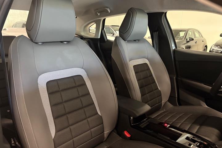 Grå Citroën ë-C4 X fra 2025