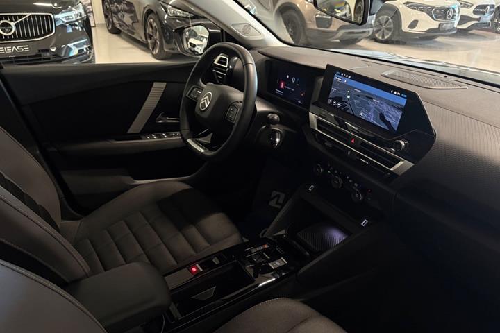 Grå Citroën ë-C4 X fra 2025