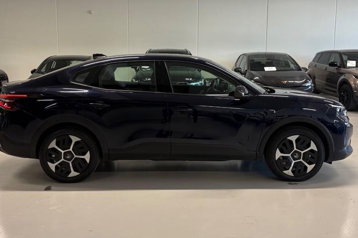 Blå Citroën ë-C4 X fra 2025