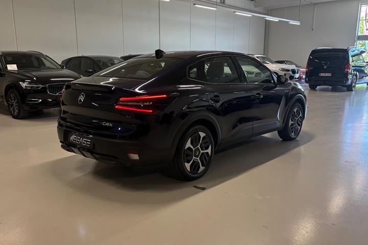 Blå Citroën ë-C4 X fra 2025
