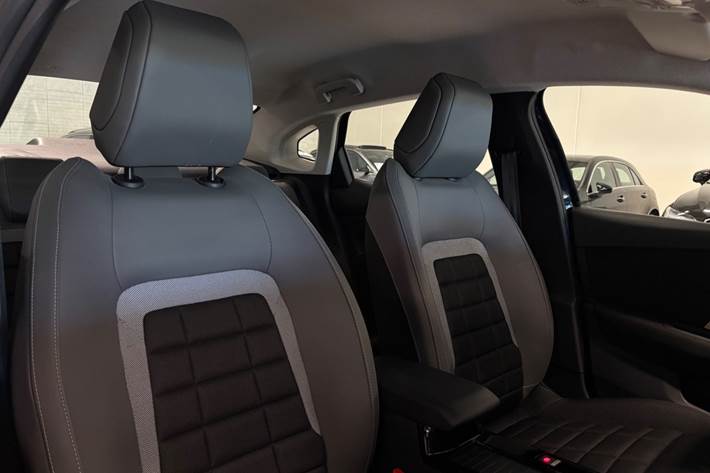 Blå Citroën ë-C4 X fra 2025