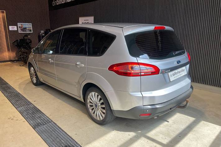 Sølv Ford S-MAX fra 2010