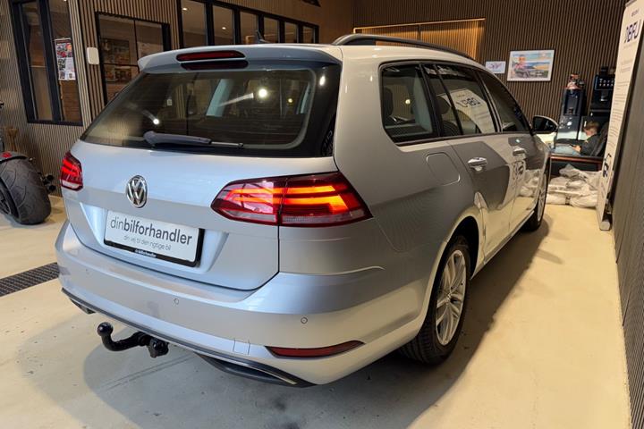 Sølv VW Golf VII fra 2018