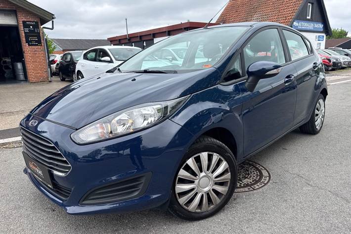 undefined Ford Fiesta fra 2015 set udefra