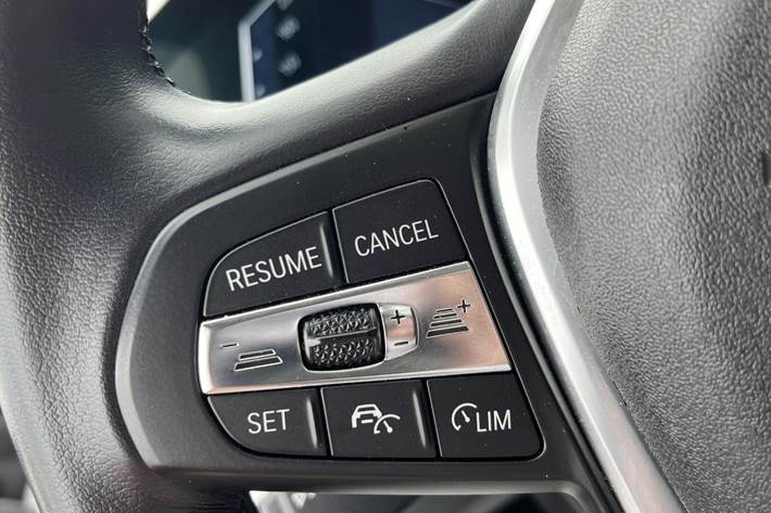 Hvid BMW i4 fra 2023