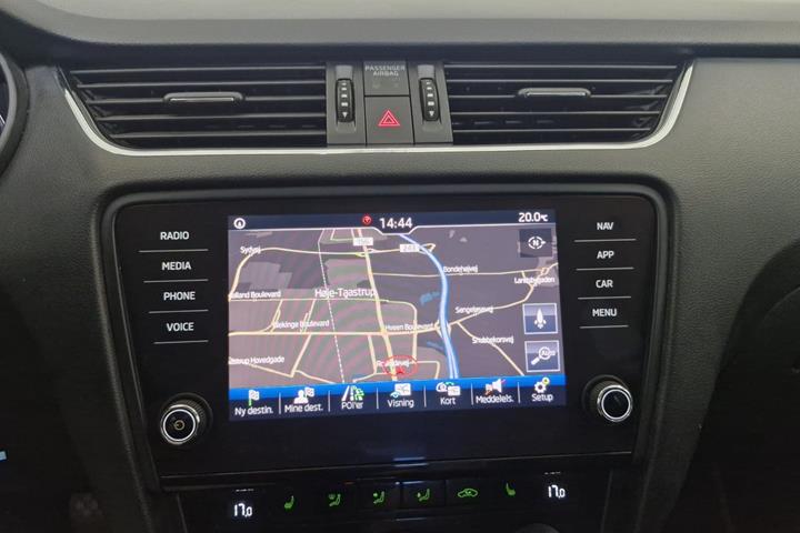 Sort Skoda Octavia fra 2019
