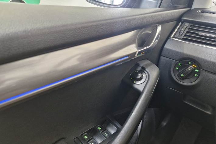 Sort Skoda Octavia fra 2019