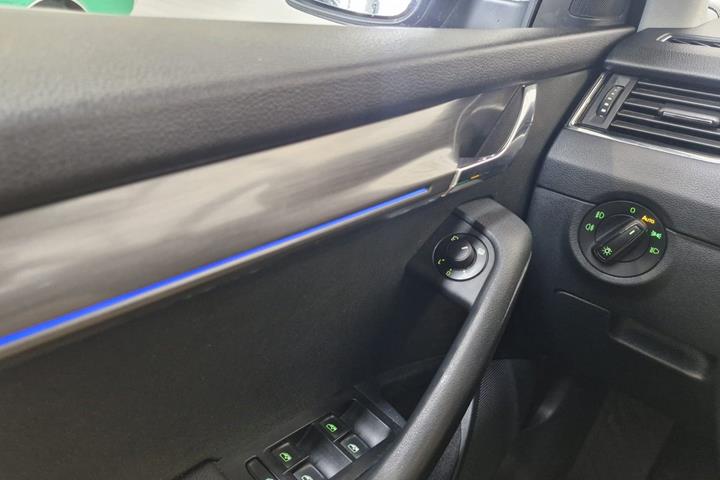 Sort Skoda Octavia fra 2019