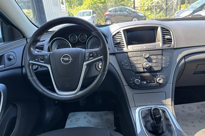 Sølv Opel Insignia fra 2011