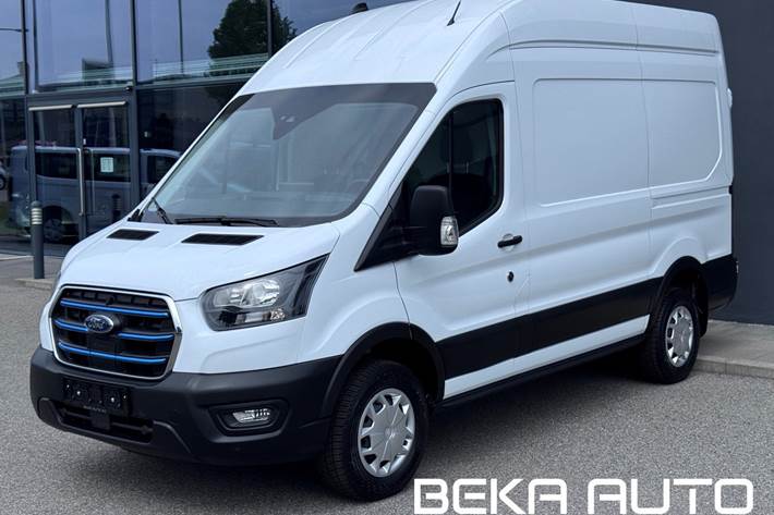 Hvid Ford E-Transit 350 L2 Van fra 2024