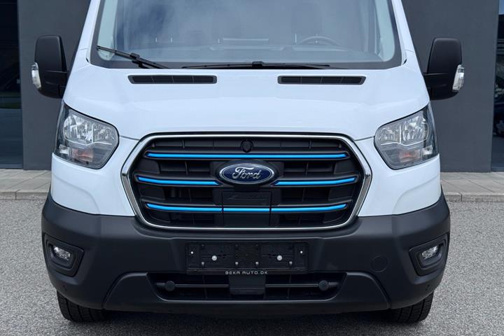 Hvid Ford E-Transit 350 L2 Van fra 2024