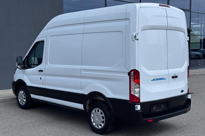 Hvid Ford E-Transit 350 L2 Van fra 2024