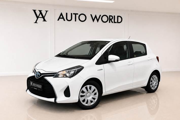 Hvid Toyota Yaris fra 2015
