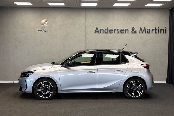 Sølv Opel Corsa fra 2024