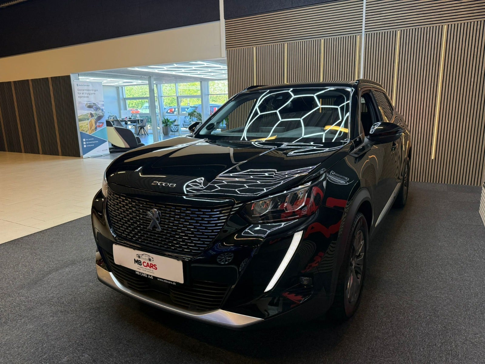 Sort Peugeot 2008 fra 2021