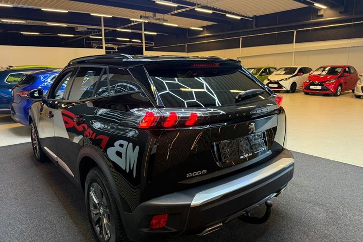 Sort Peugeot 2008 fra 2021