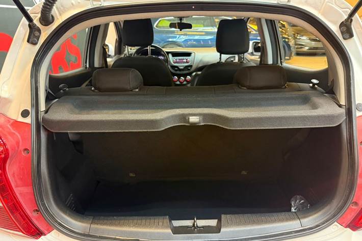 Hvid Opel Karl fra 2016