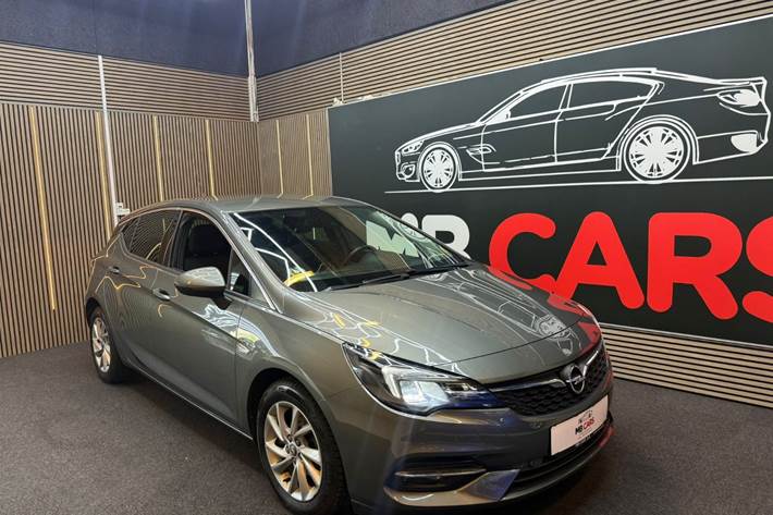 Grå Opel Astra fra 2020