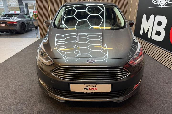 Grå Ford C-MAX fra 2015