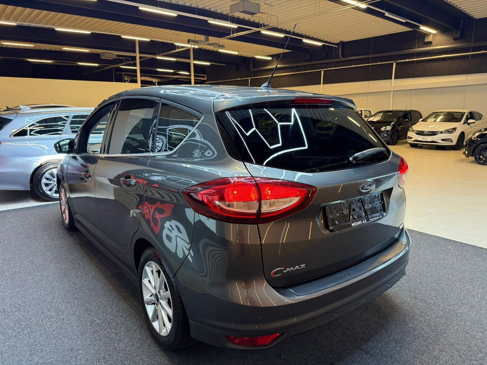 Grå Ford C-MAX fra 2015