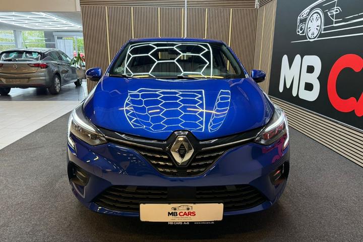 Blå Renault Clio V fra 2021