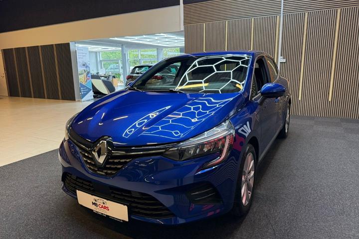 Blå Renault Clio V fra 2021