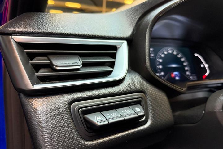 Blå Renault Clio V fra 2021