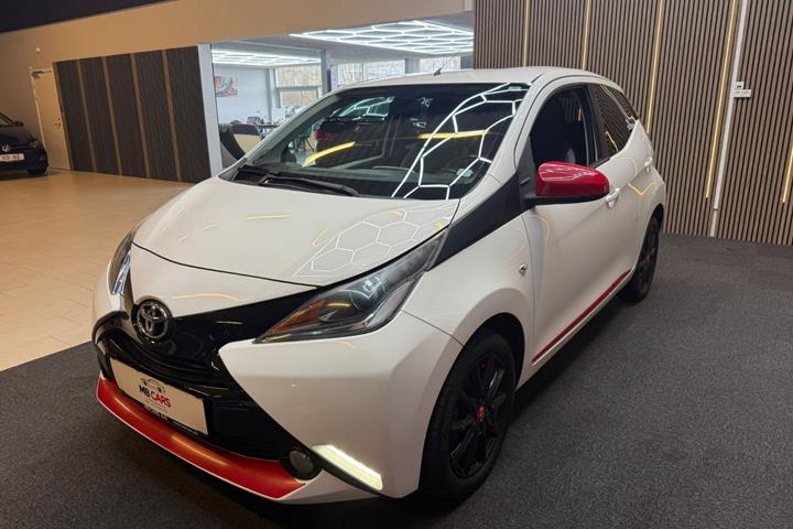 Hvid Toyota Aygo fra 2015