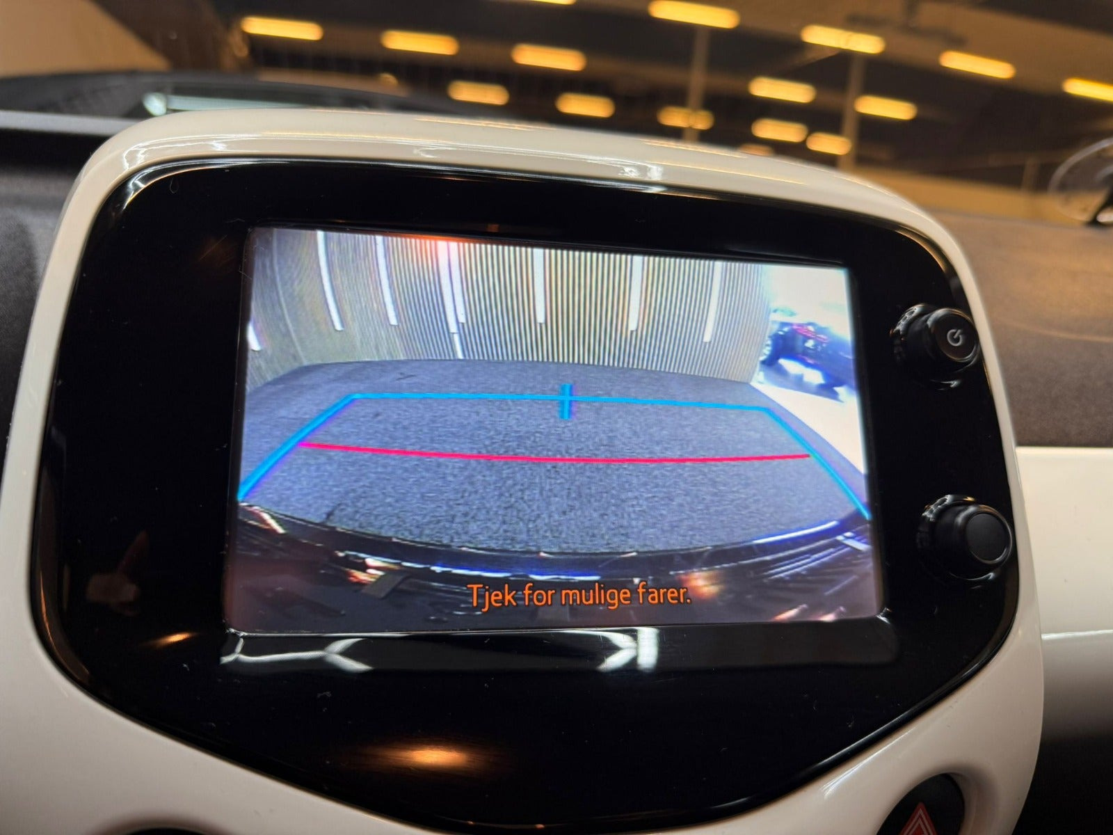 Hvid Toyota Aygo fra 2015
