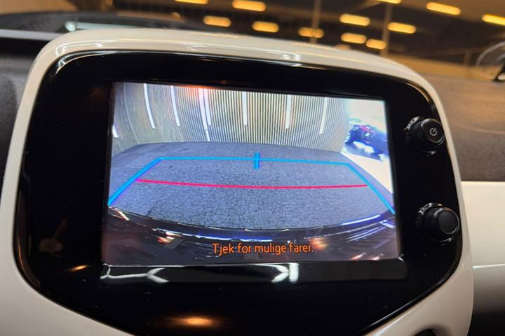 Hvid Toyota Aygo fra 2015