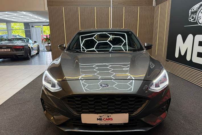 Grå Ford Focus fra 2019