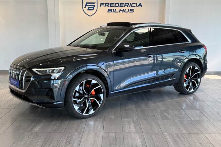 Sort Audi e-tron fra 2019 set udefra