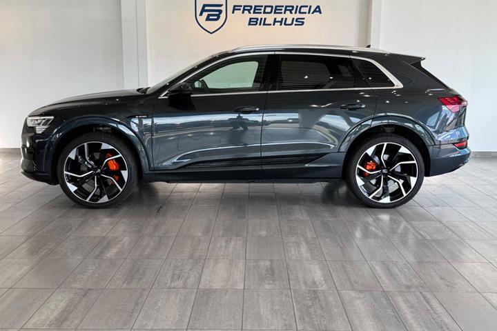 Sort Audi e-tron fra 2019