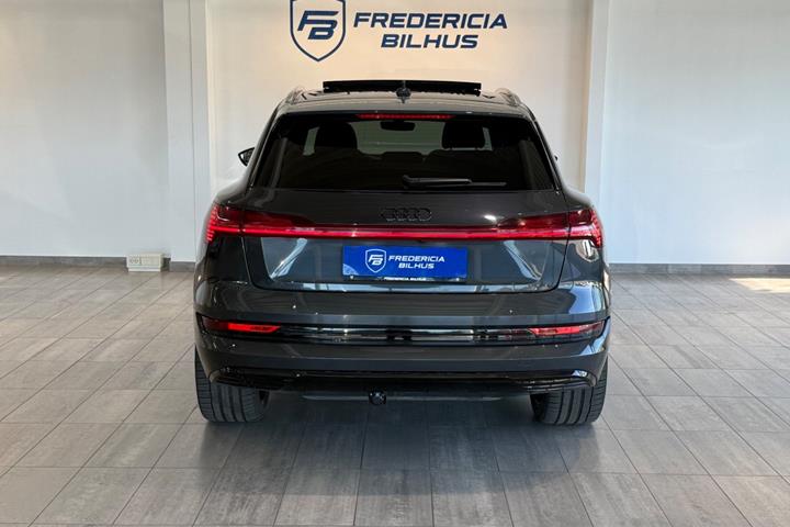 Sort Audi e-tron fra 2019
