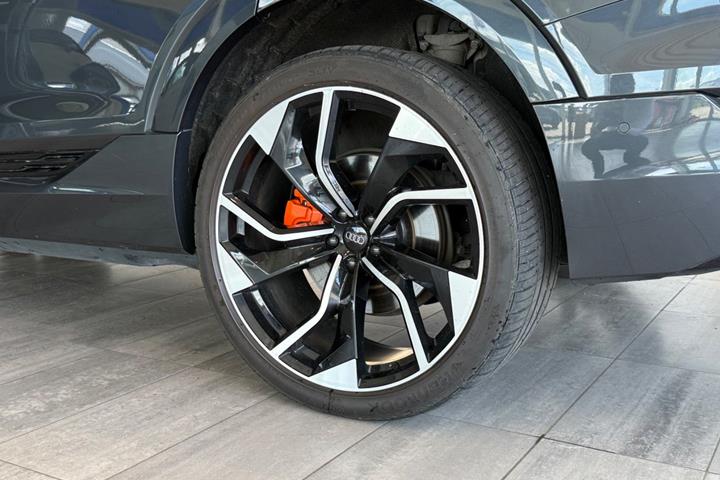 Sort Audi e-tron fra 2019