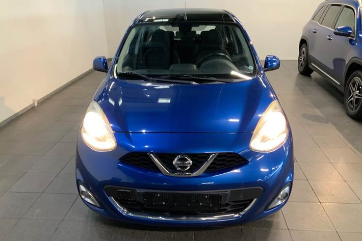 Blå Nissan Micra fra 2013