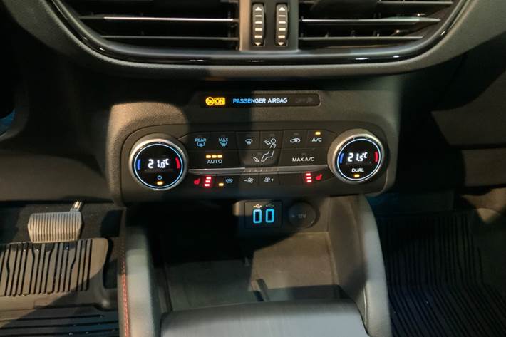 Sort Ford Kuga fra 2021