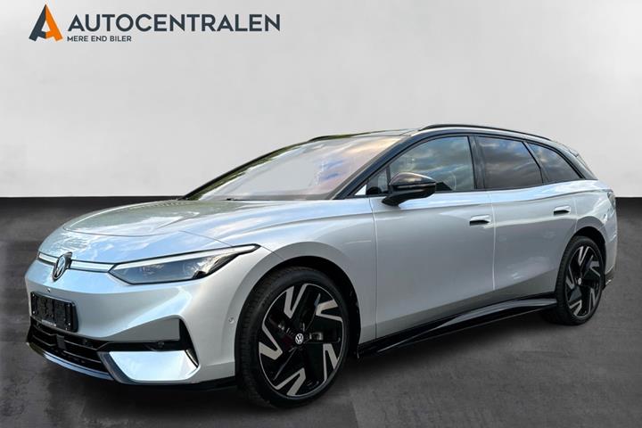 Sølv VW ID.7 fra 2026 set udefra