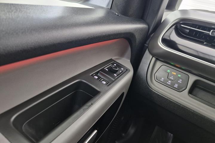 Orange VW ID.Buzz fra 2025