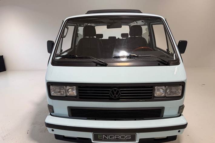 Blå VW Transporter fra 1986