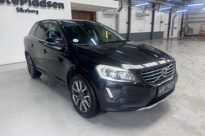 Sort Volvo XC60 fra 2015