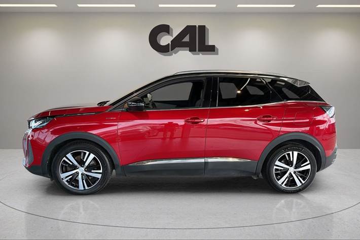 Rød Peugeot 3008 fra 2021