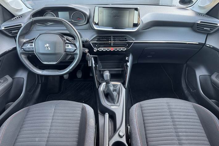 Gul Peugeot 208 fra 2020
