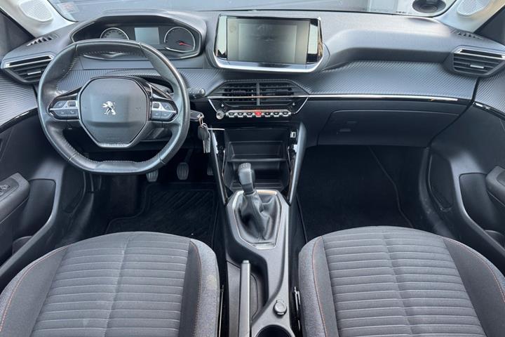 Gul Peugeot 208 fra 2020
