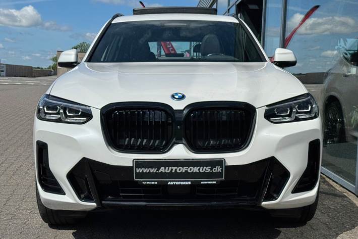Hvid BMW iX3 fra 2023